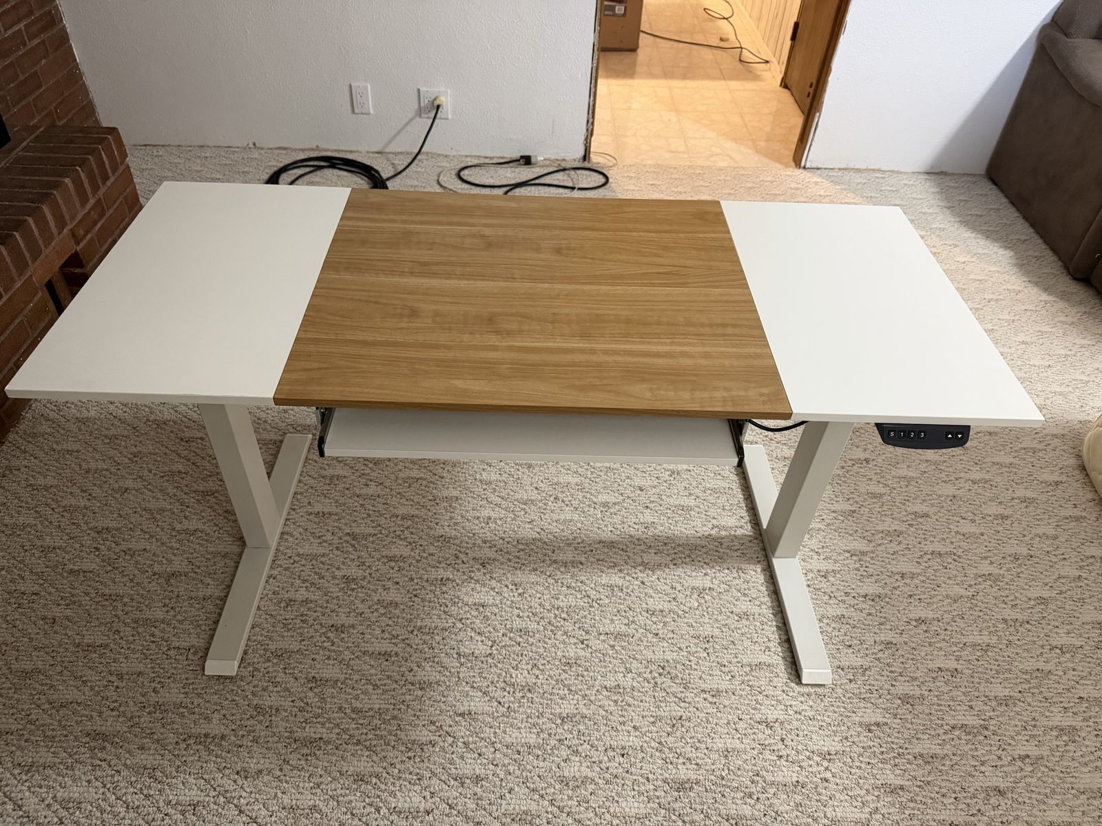 Electric sit or stand computer desk 