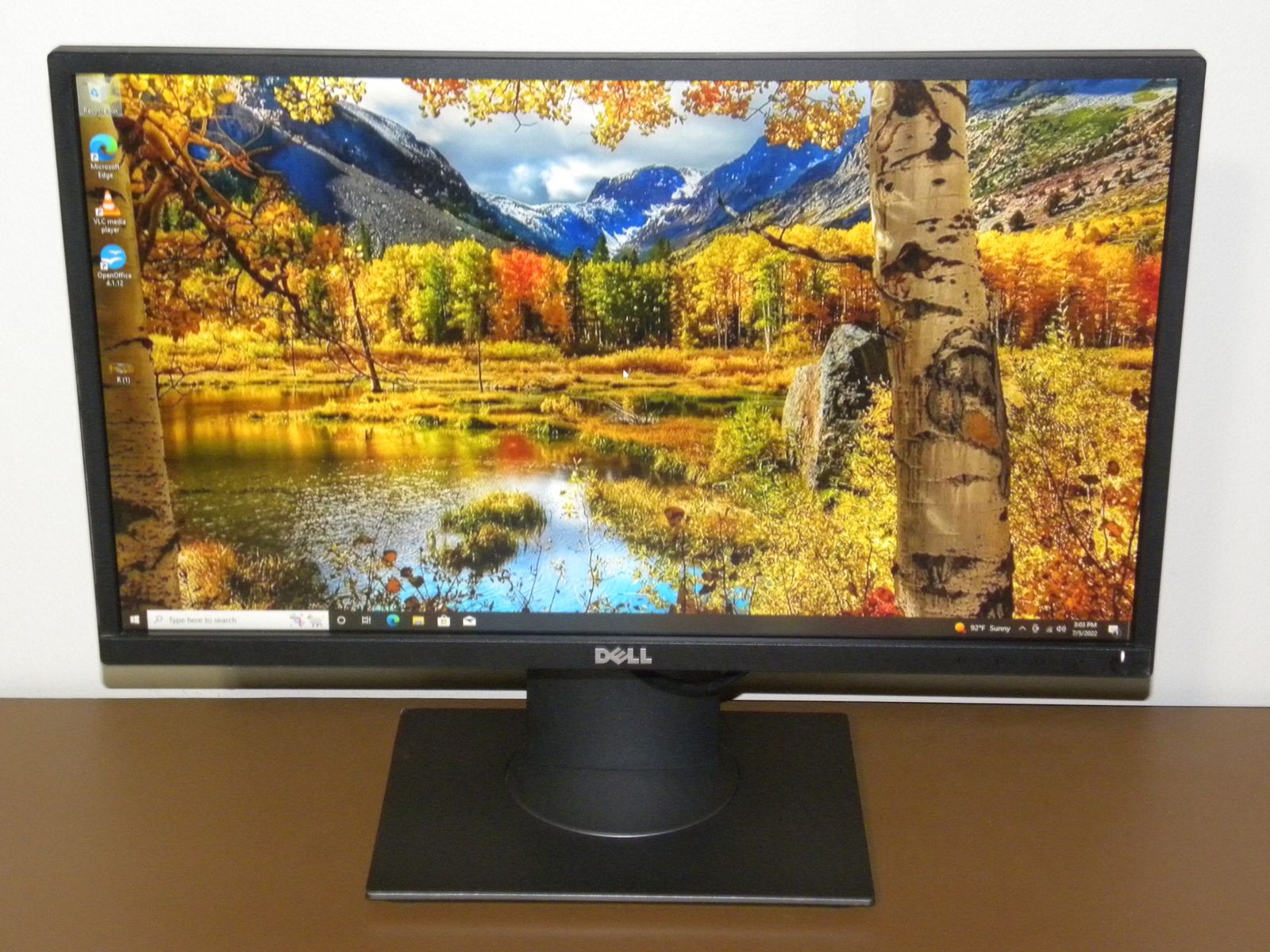 Dell P2217H 22” HDMI DP VGA Thin Bezel Monitor