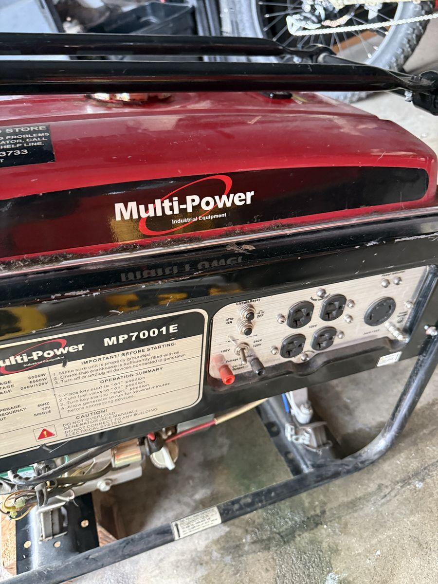 Multi-Power MP7001E Industrial Equipment Generator 6500W Red/Black