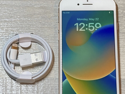 iPhone 8 (UNLOCKED, 128gb, Gold)