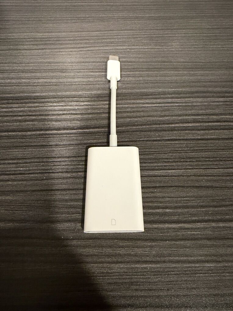 Apple USB-C to SD Card Reader