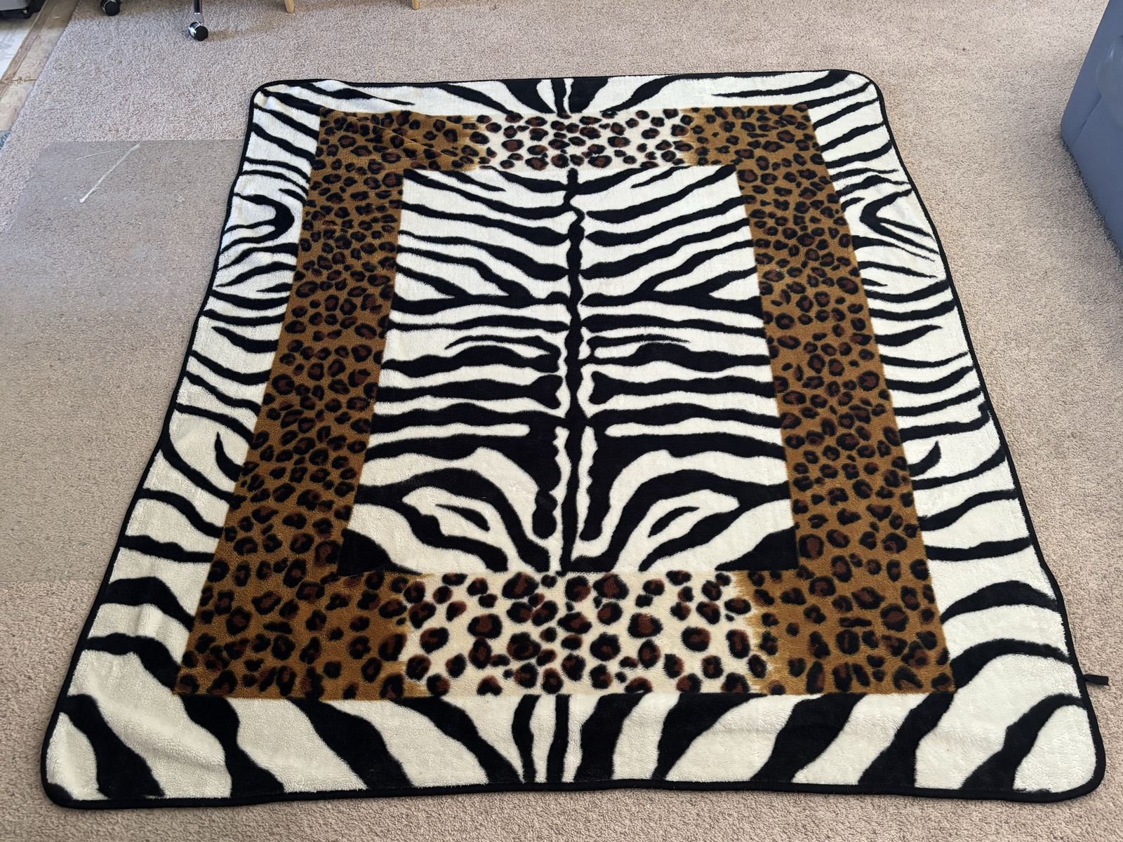 Animal Print Fleece Throw Blanket - Zebra & Leopard Pattern
