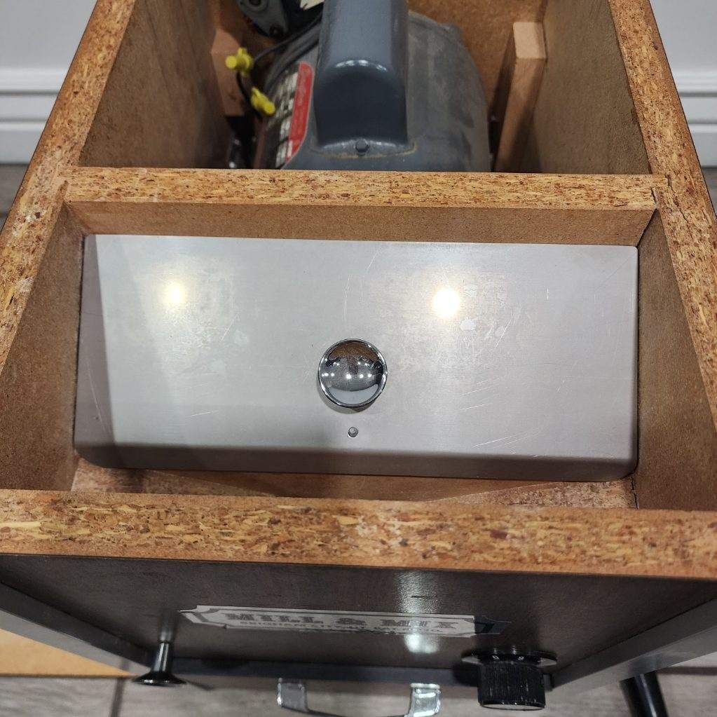 Main image 3