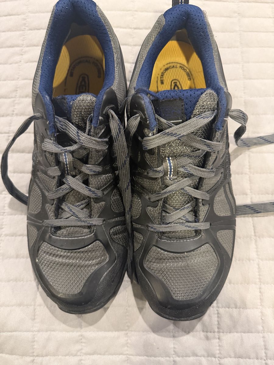 Keen Men’s Shoes Size 10.5