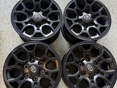 17" BLACK TOYOTA WHEELS & LUGS
