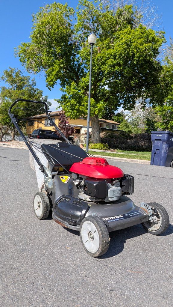 Honda HRT216 Self-Propelled