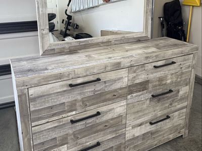 Ashley Effie Rustic Gray Rustic Wood Grain 6-Drawer Dresser with Attached Mirror