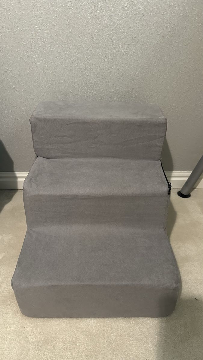 Pet stairs excellent condition