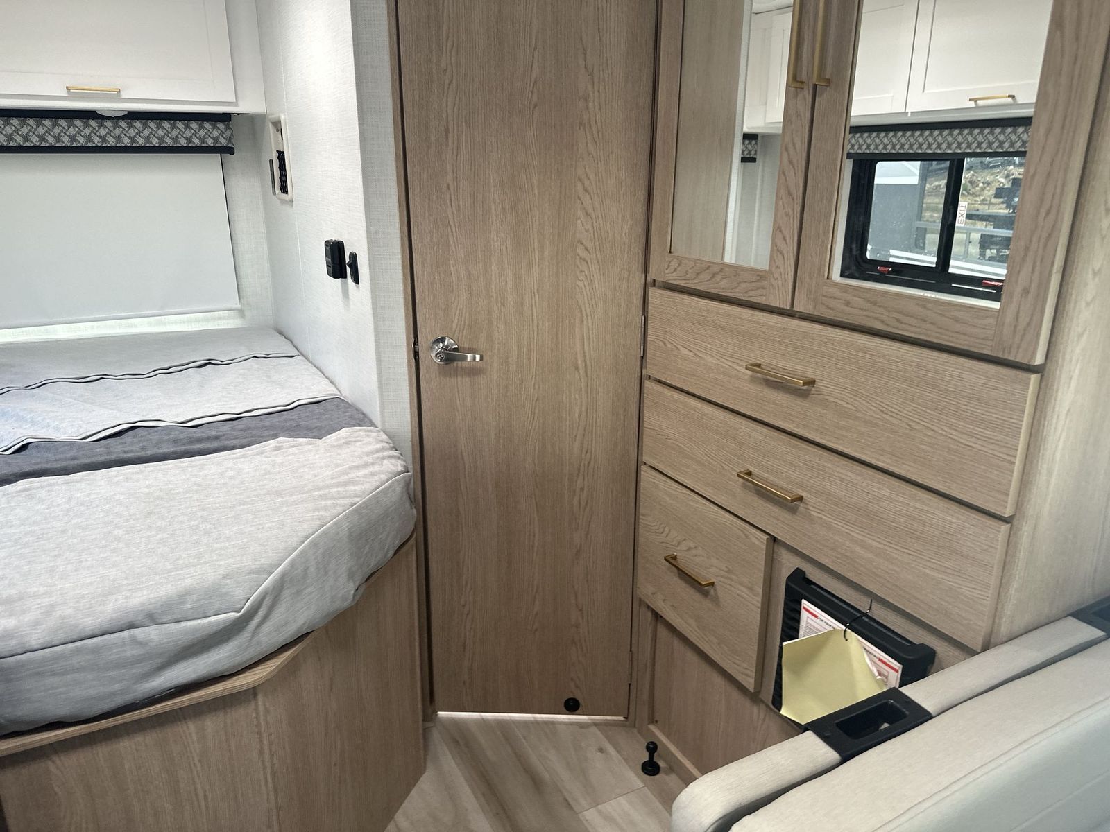 2027 Thor Motor Coach Geneva 21VT Chevy