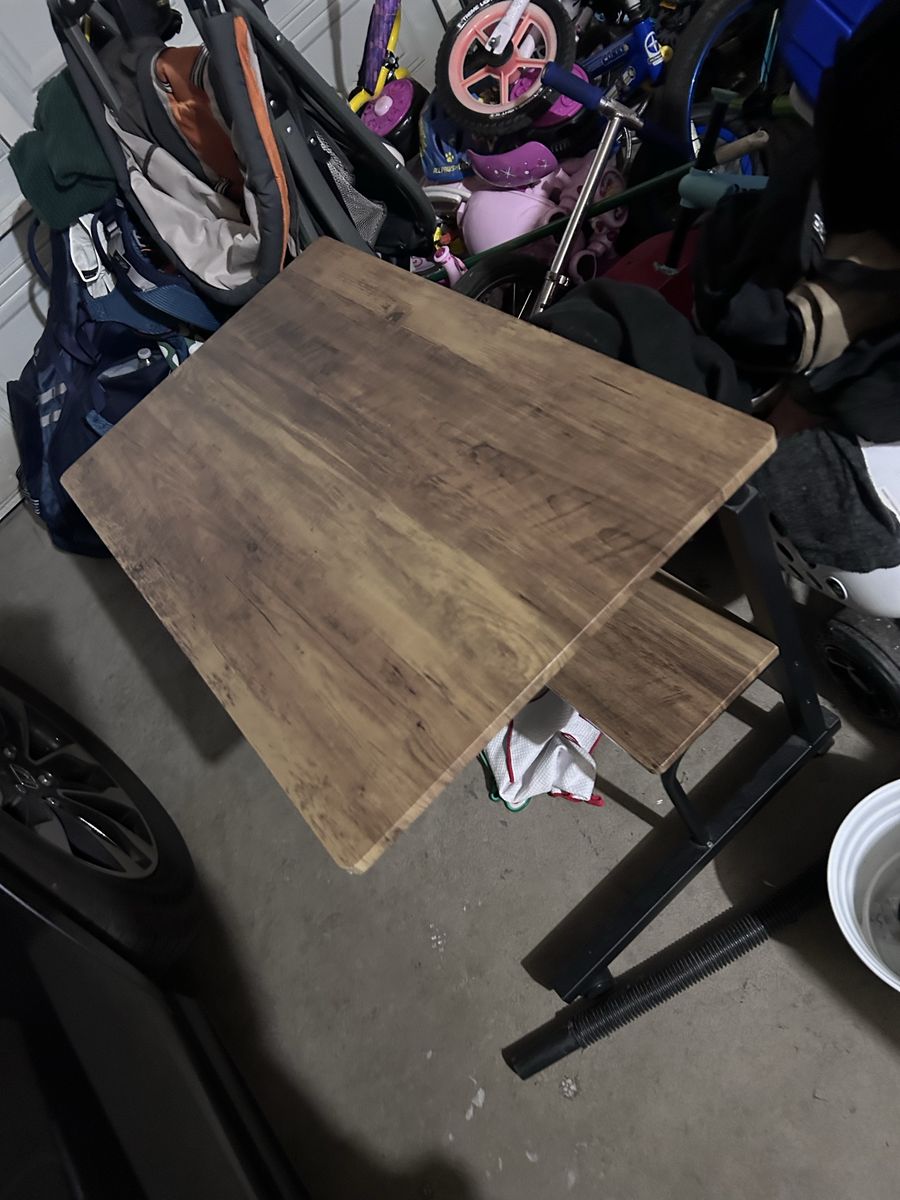 Small desk - excellent condition 
