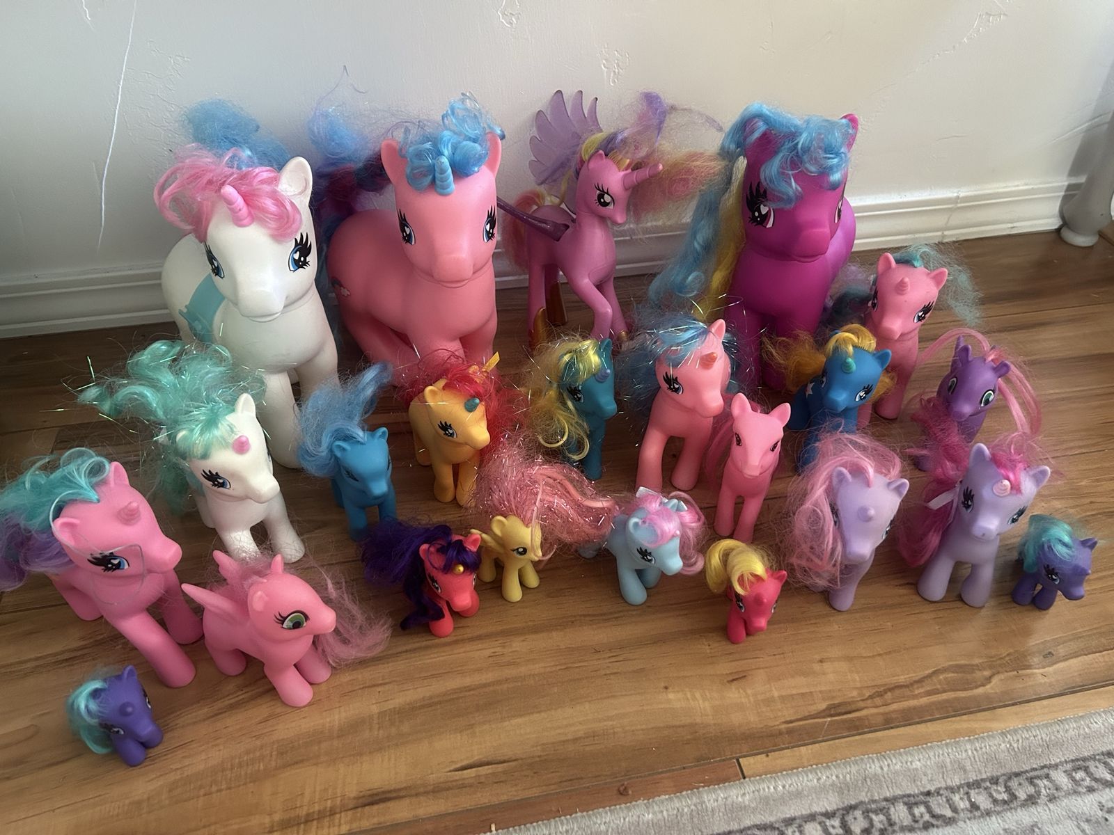 Unicorn Figures w/ Brushable Hair