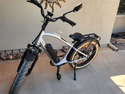 Magnum Ranger Electric Fat Tire Bike - White, 568.3 Miles, Rear Rack & Fenders