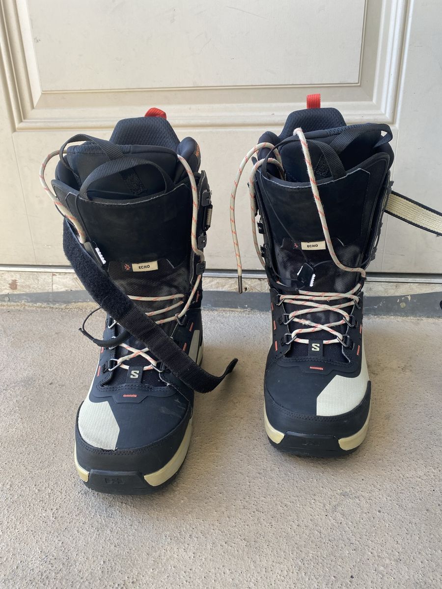 Snowboarding boots