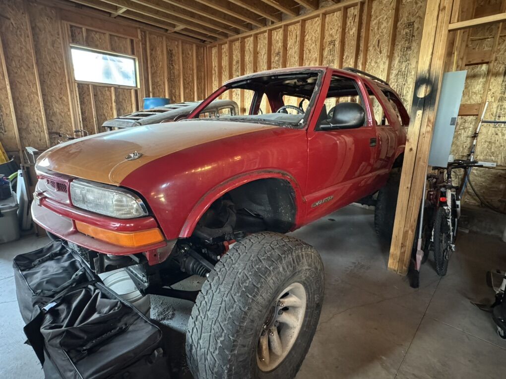 EMC 4600 Class in a S10 Blazer Rock Crawler