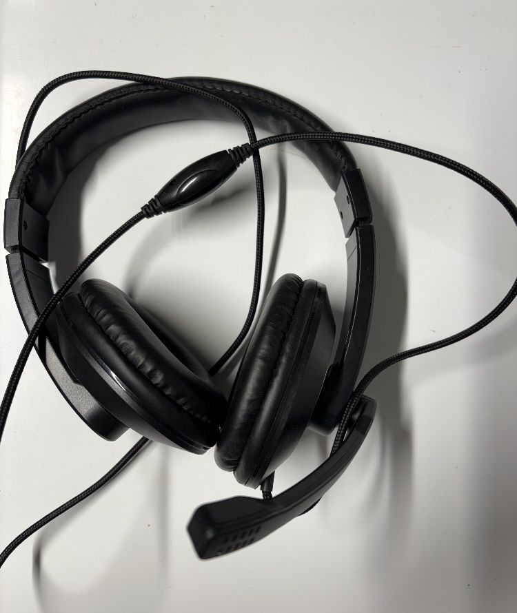 Targus Wired Stereo Headset - Black with Boom Microphone