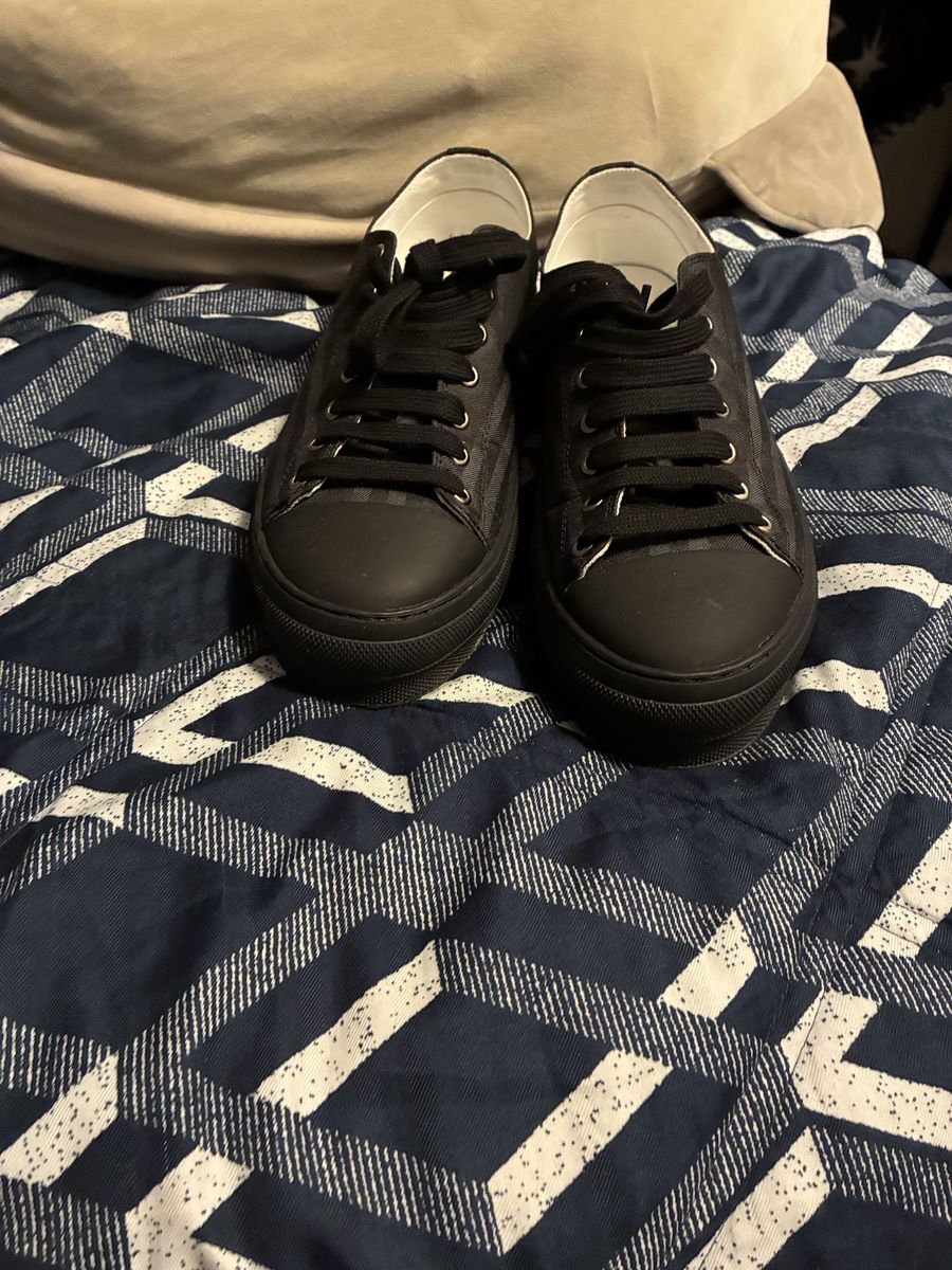 Burberry Low‑Top Sneakers – Black Pattern