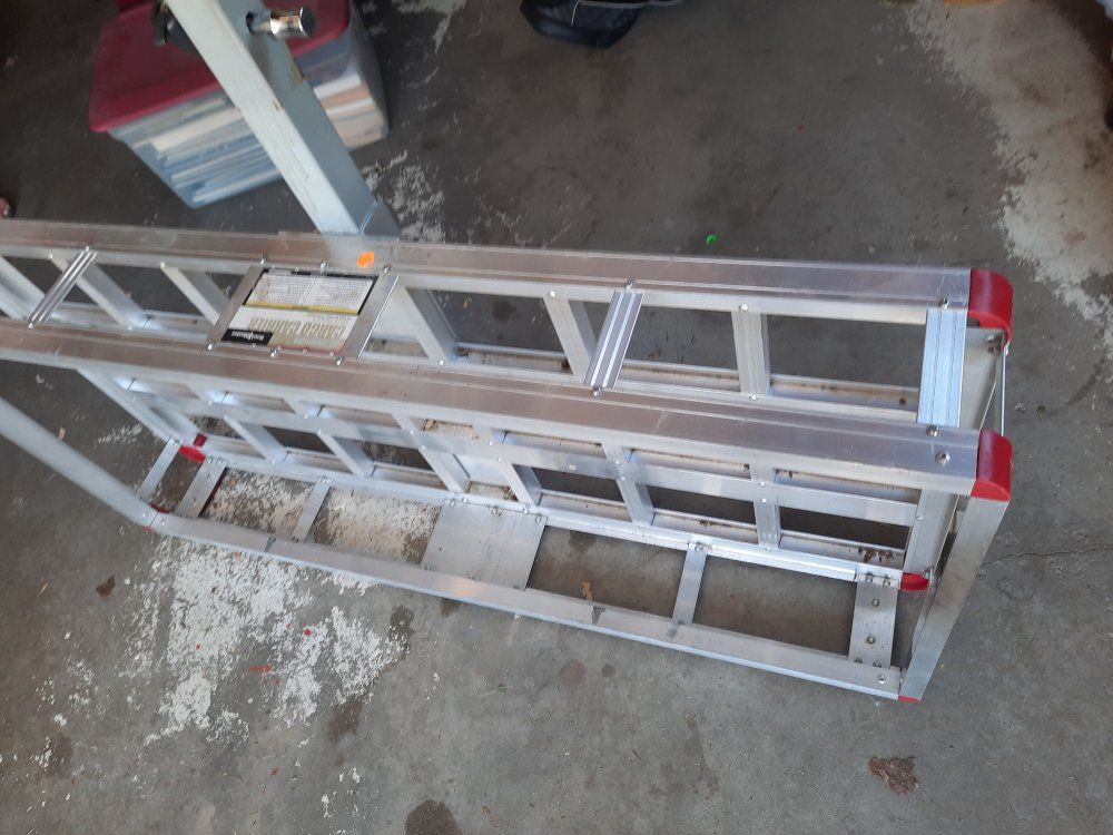 Cargo holder