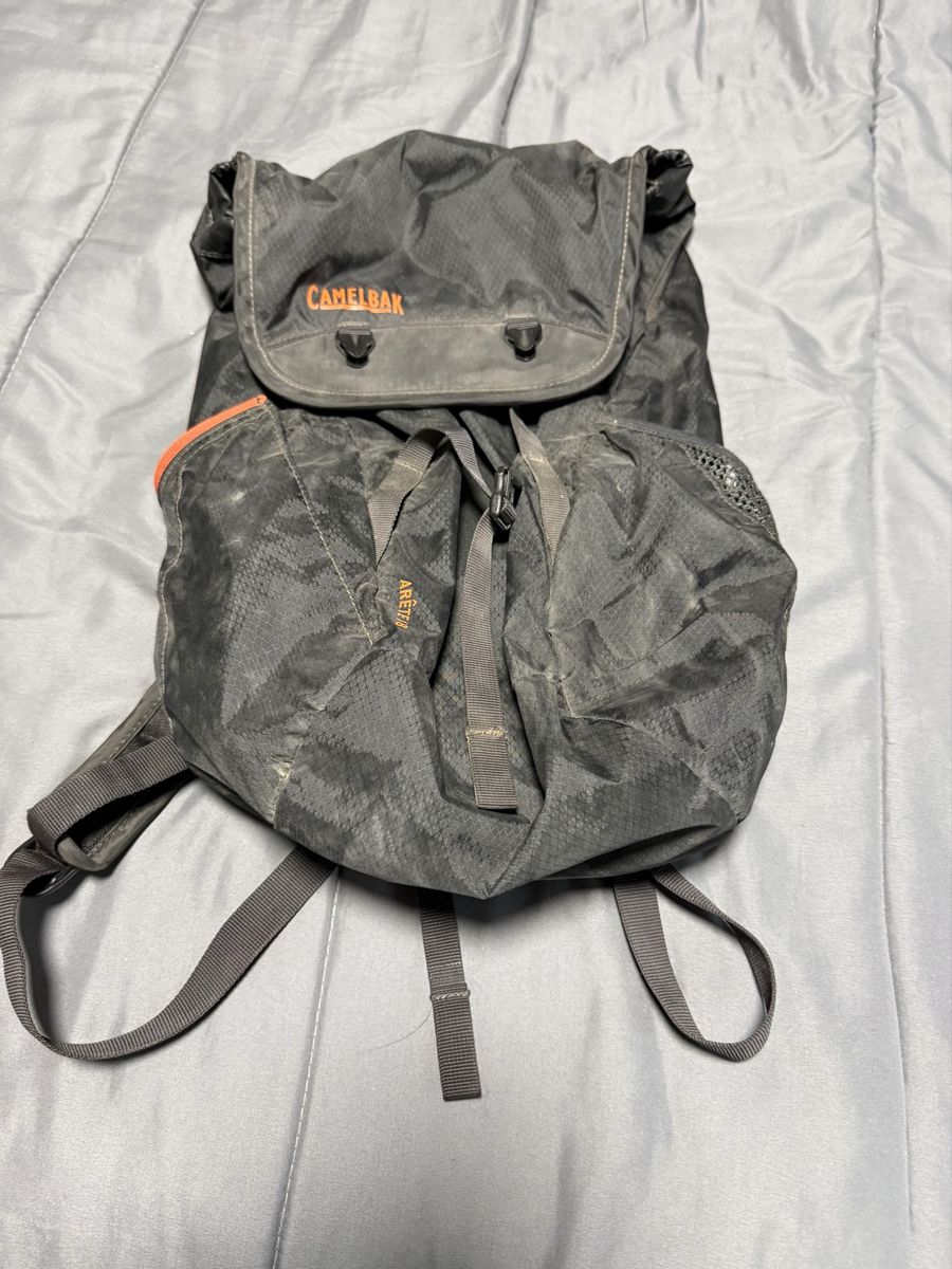 CamelBak Arête 18 Lightweight Hiking Backpack Black