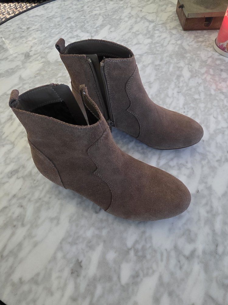 Girls Steve Madden Suede Ankle Booties Taupe Brown Size 2