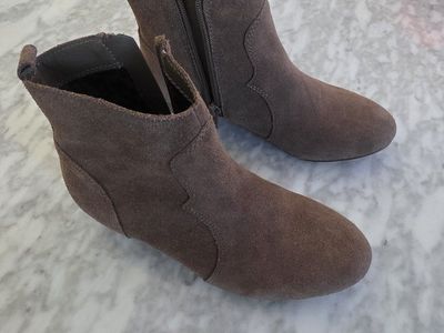 Girls Steve Madden Suede Ankle Booties Taupe Brown Size 2
