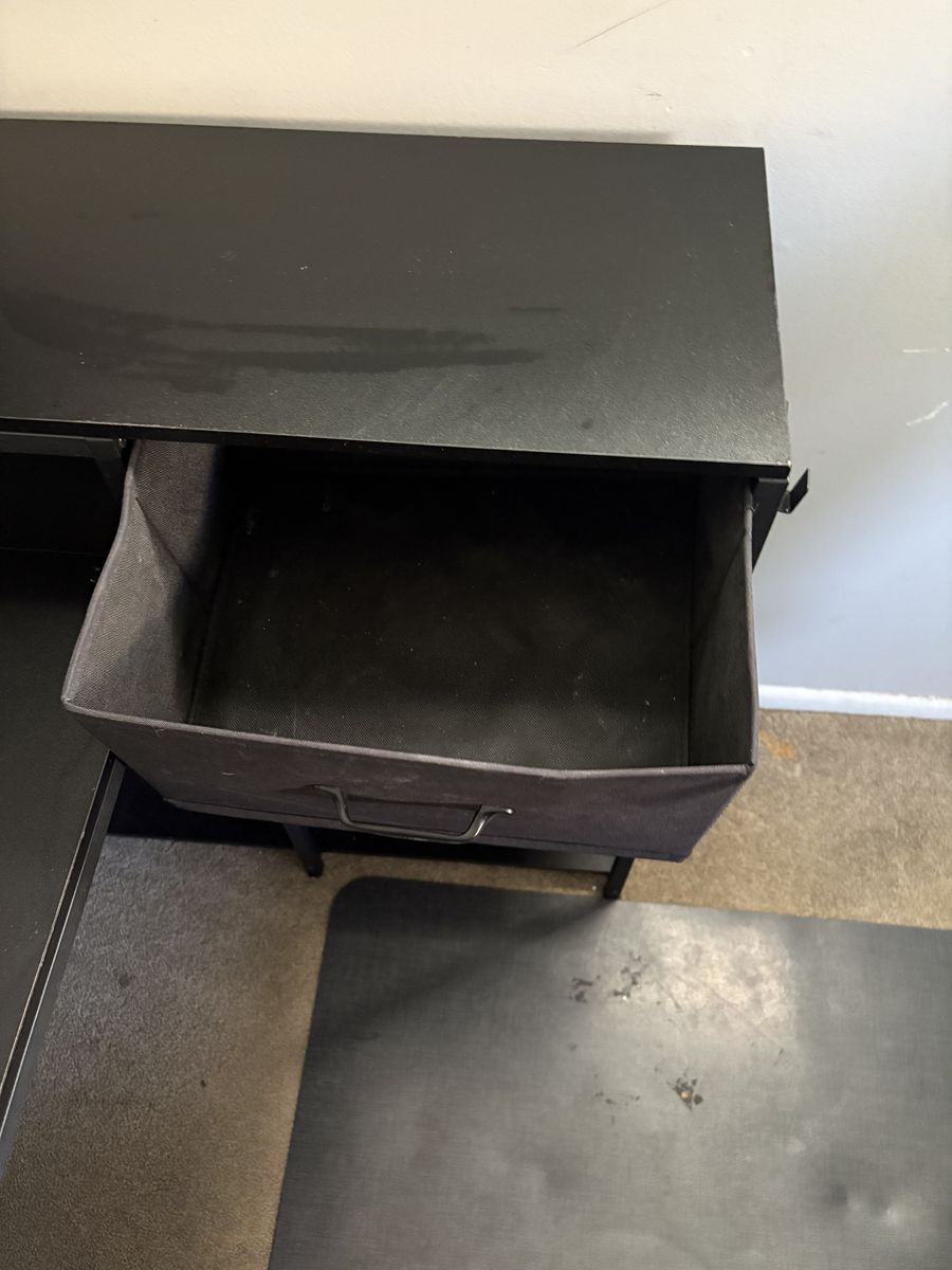 Main image 3