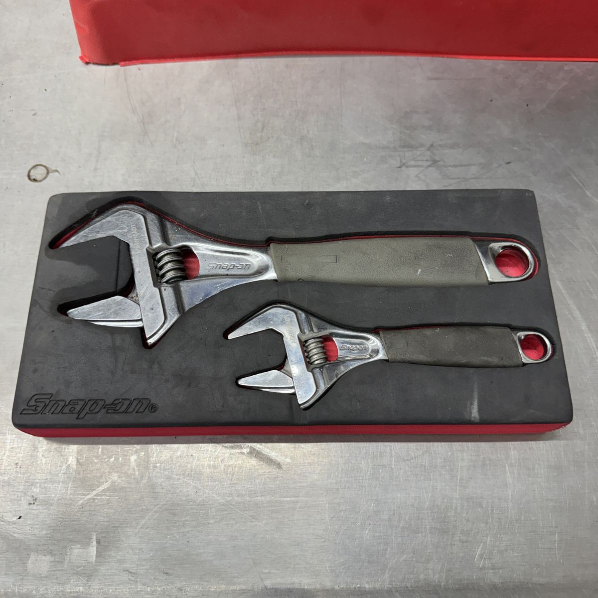 Snap-on Foam 2pc Wide Mouth Adjustable Wrench Set