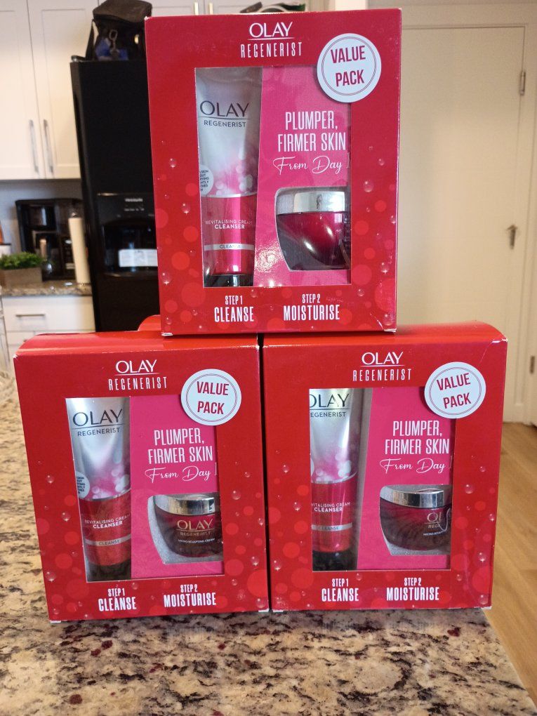 Olay Regenerist Value Pack: Revitalising Cream Cleanser & Micro-Sculpting Cream (3 Sets)