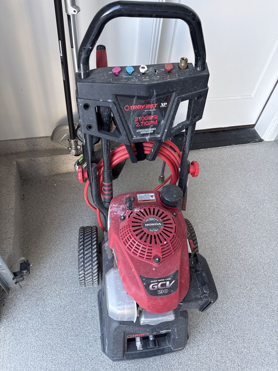 Troy-Bilt XP 3100 PSI 2.7 GPM Pressure Washer with Honda GCV190 Engine