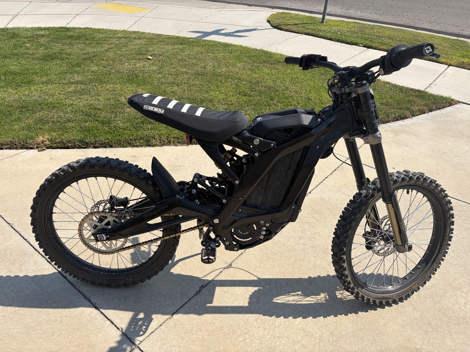 2024 Surron Light Bee X Electric Dirt Bike - Black