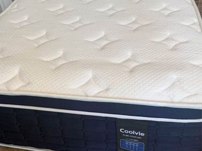 Coolvie Pure Comfort Mattress twin size like new $80