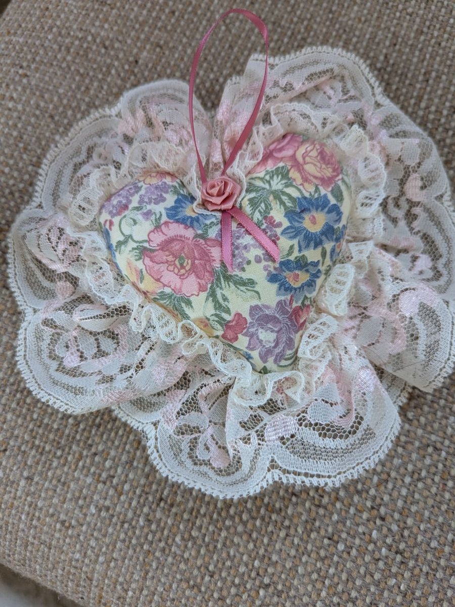 set of 2, Victoria's Secret Lace Heart Sachet