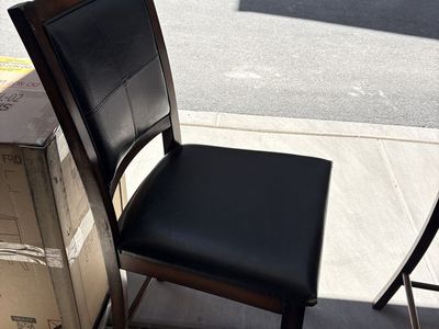 2 Barstools