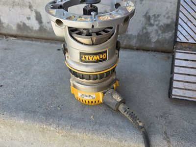 Dewalt router/ Craftsman table