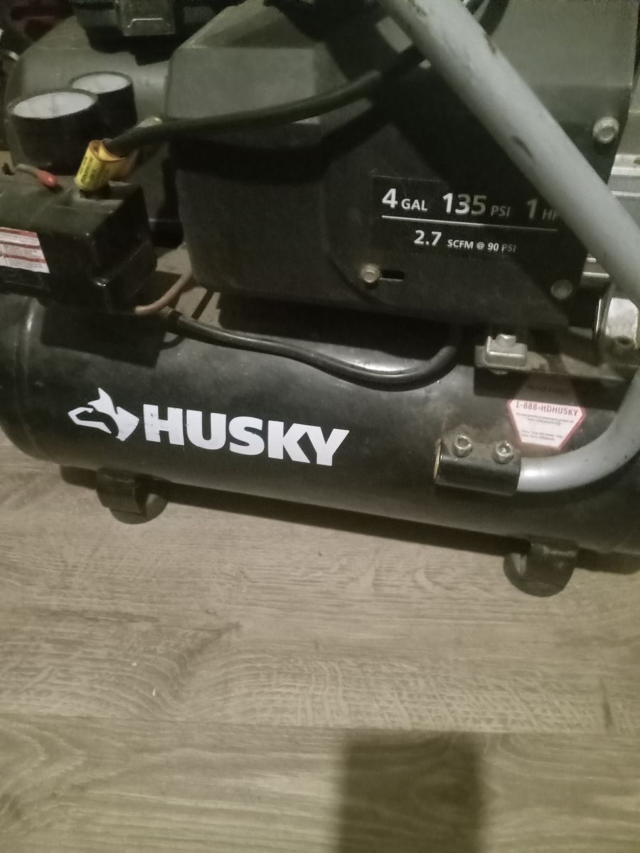 Husky 4 gallon air compressor