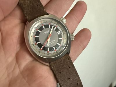 Oris Chronoris 36-Jewel Automatic Movement Watch - Vintage Style with Brown Leather Strap