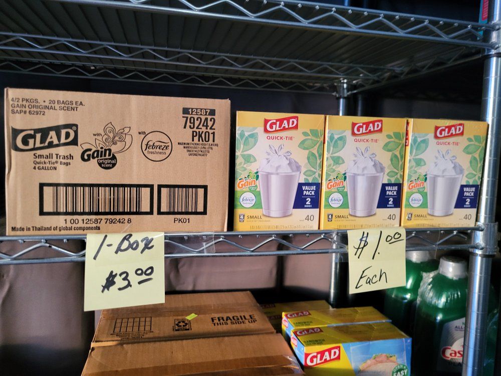 2Pk 4Gal Trash Bags 40ct 
white Plastic*