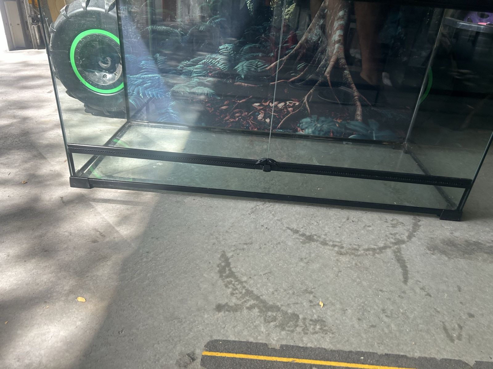 Reptile tank 