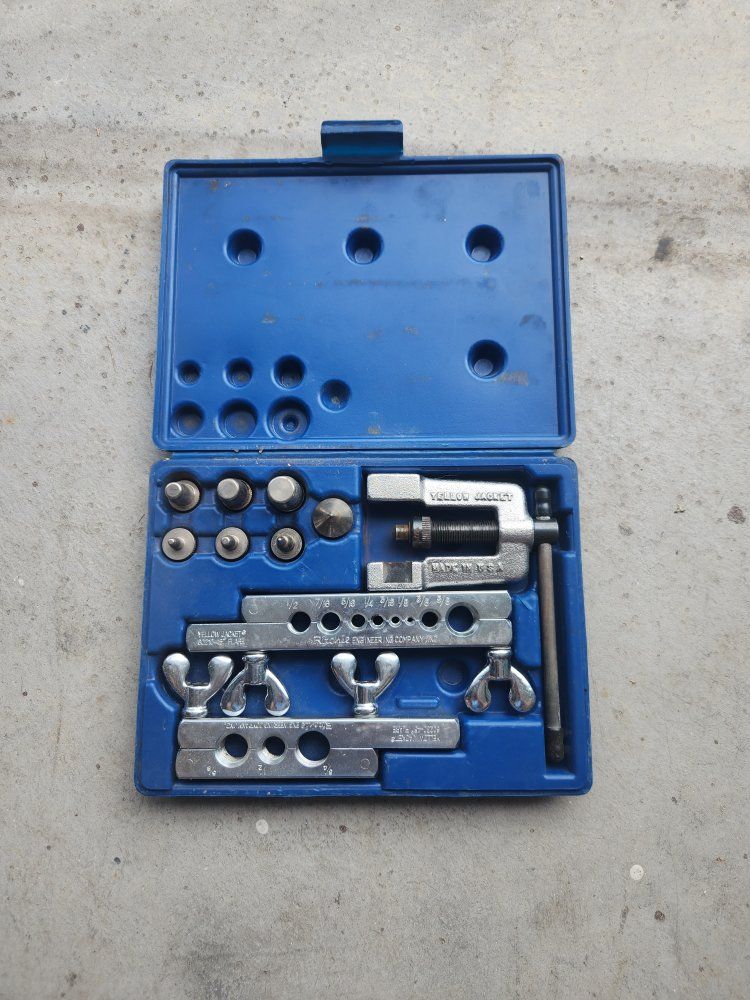 YELLOW JACKET 60440 Swage/Flare Kit 1/8"-3/4" O.D. HVAC Tool Set with Case