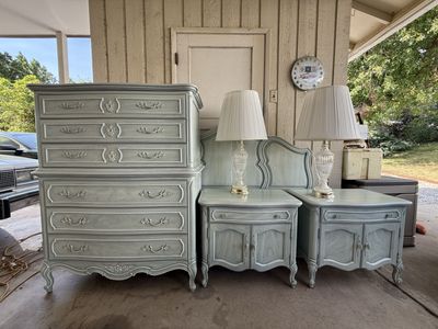 Thomasville French Provincial 4-Piece Bedroom Set - Dresser, Nightstands, Headboard