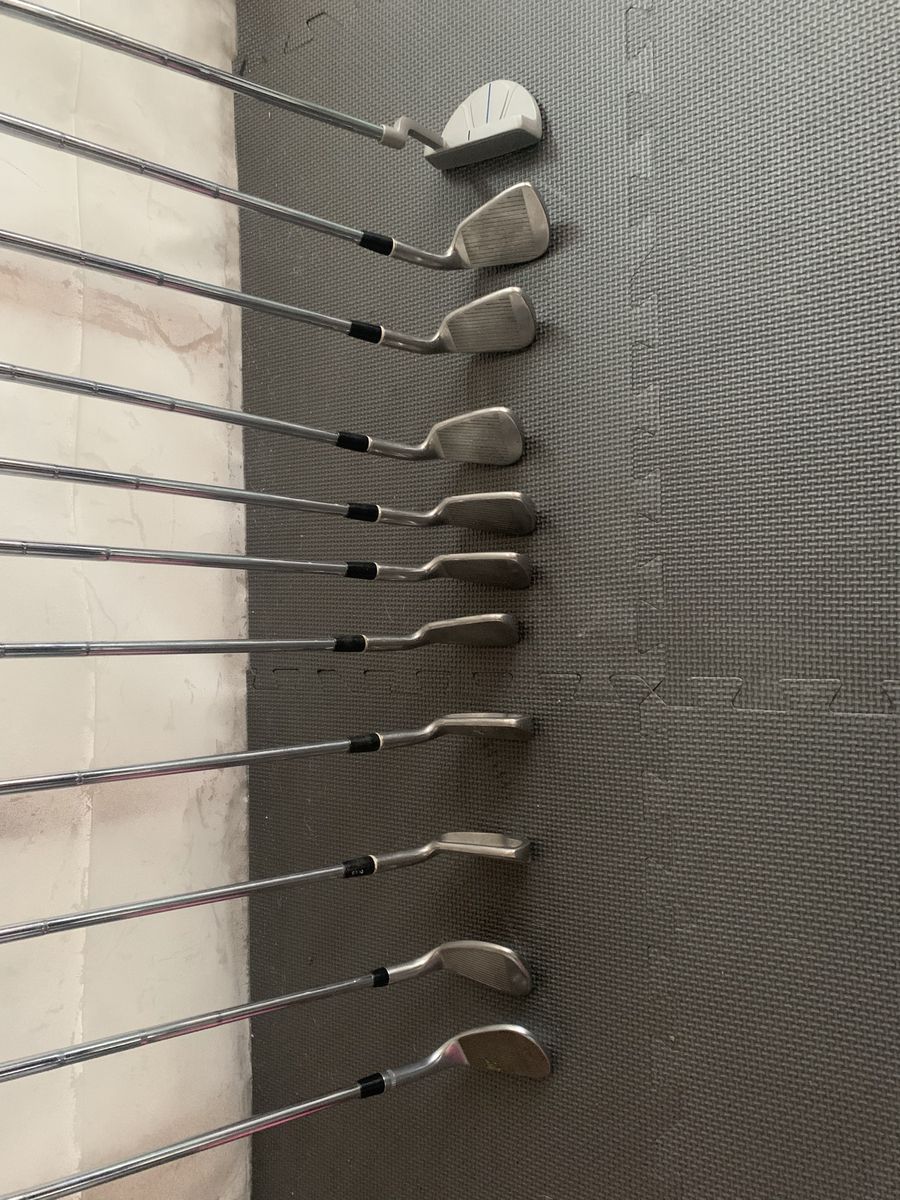 Titleist irons 2-9 with 2 wedges and putter