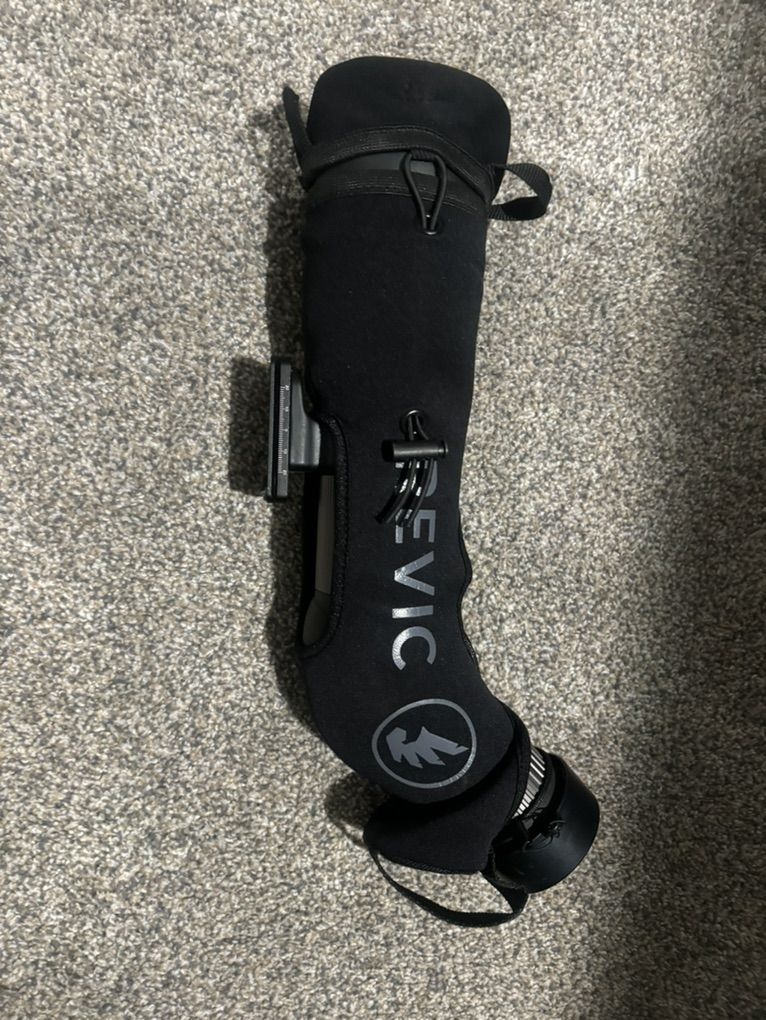 Revic Spotter and tripod