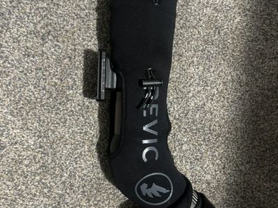 Revic Spotter and tripod