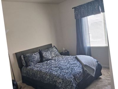 QUEEN BEDROOM SET