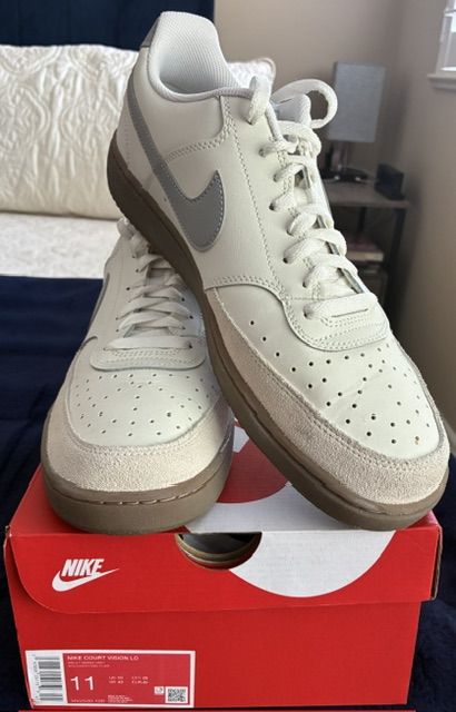 NIKE COURT VISION LO - SIZE 11