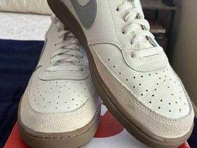 NIKE COURT VISION LO - SIZE 11
