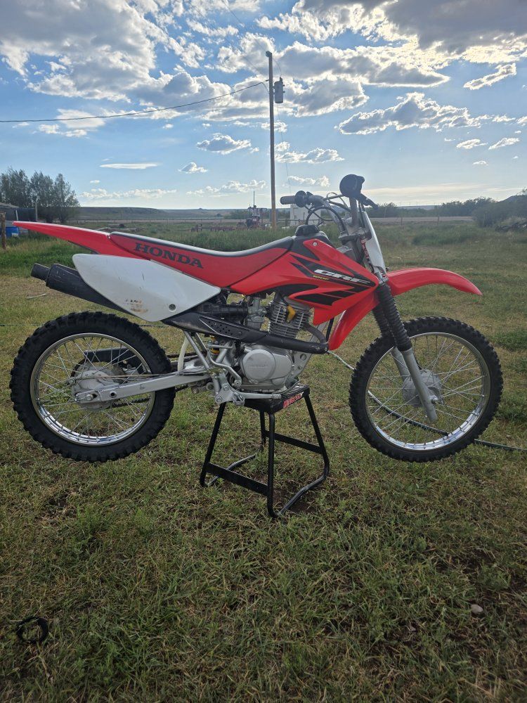 Honda CRF100F Dirt Bike