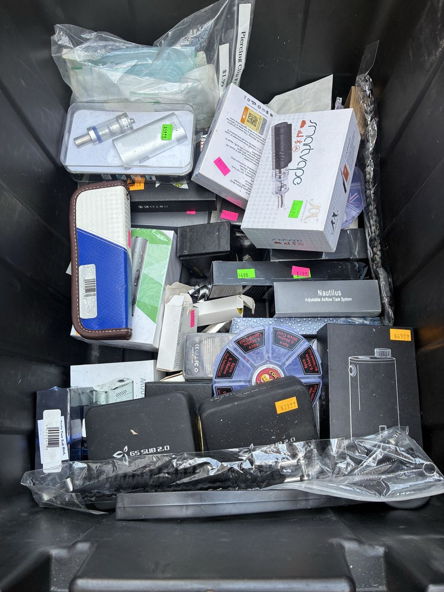 Lot of Assorted Vape Devices & Accessories - Smartvape, Nautilus, 6S SUB 2.0 Coils