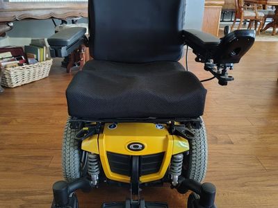 Quantum Q6 Edge Power Wheelchair, Excellent Condition - OBO