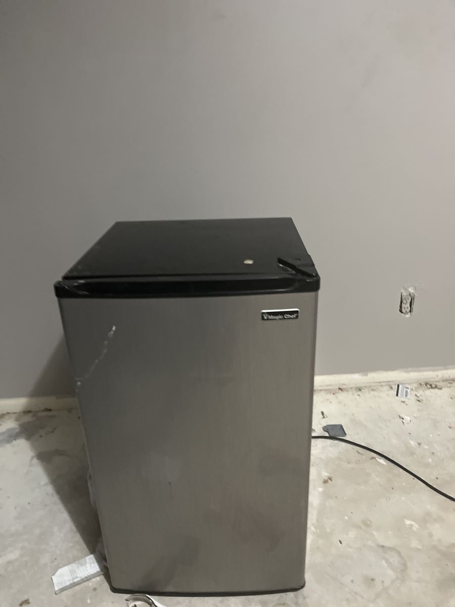 Mini fridge works good
