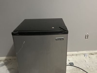 Mini fridge works good